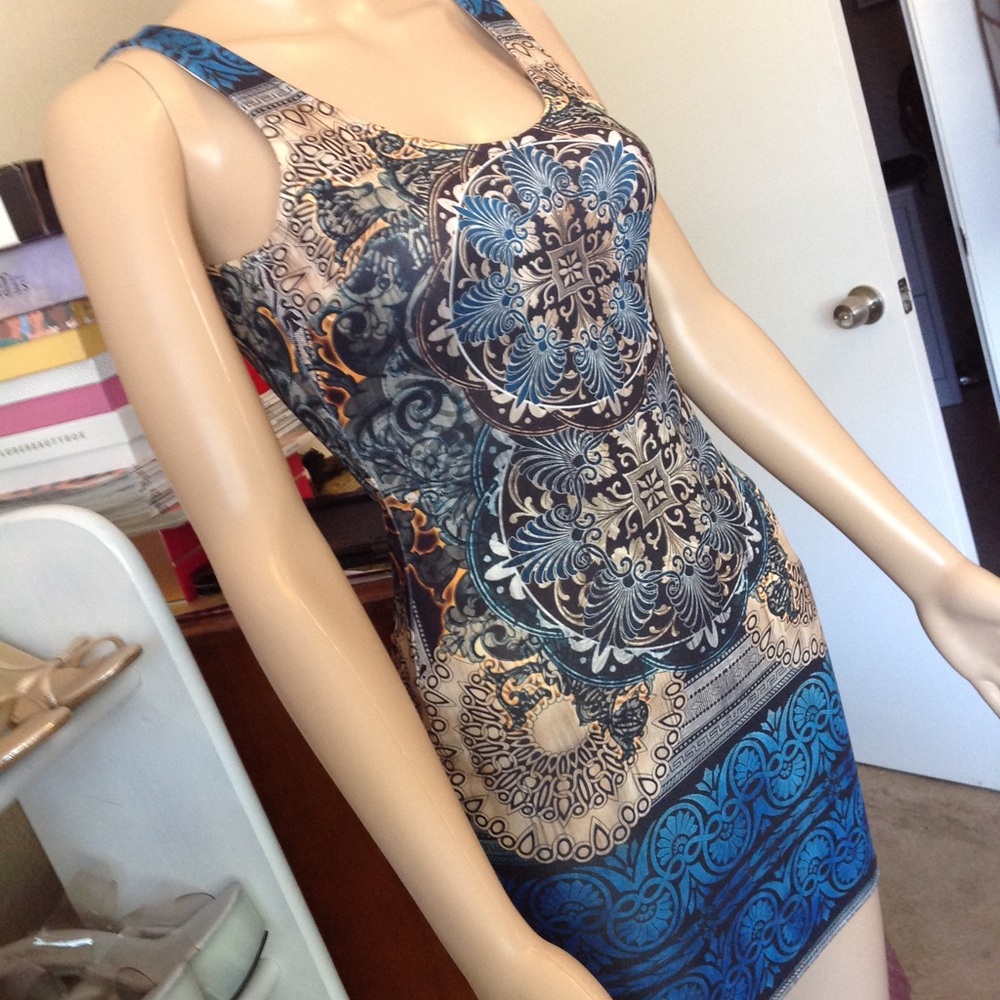 Gorgeous tight fitted mini dress with stretch E003